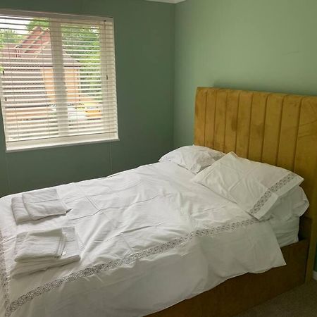 Cosy One Bed Flat Free Parking Apartment Send Екстериор снимка