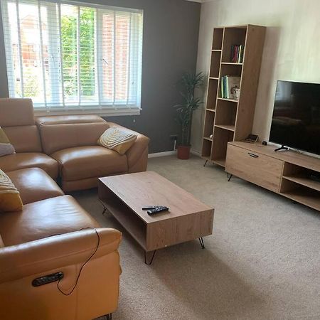 Cosy One Bed Flat Free Parking Apartment Send Екстериор снимка