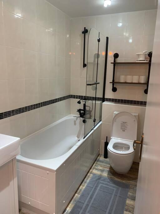 Cosy One Bed Flat Free Parking Apartment Send Екстериор снимка